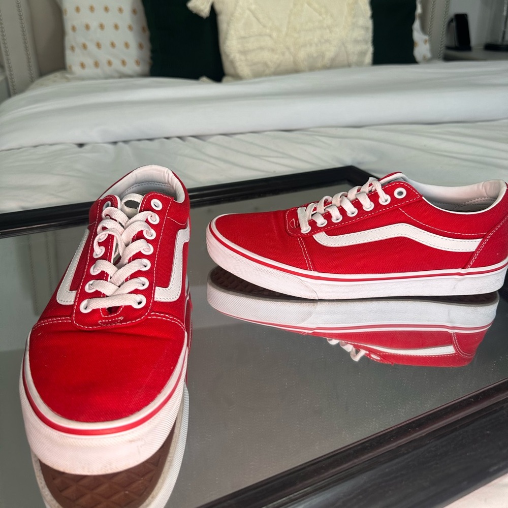 VANS Red Lowtop | size: m9.5